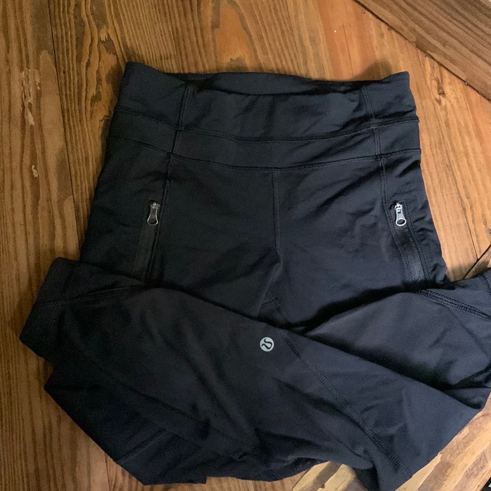 Black Lululemon leggings